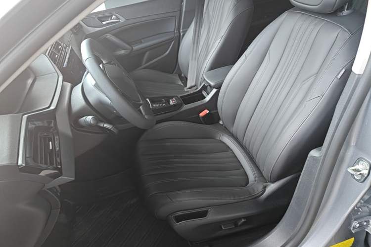 Used Peugeot 408 2022 1.6T Light-Chasing Edition Left Front Seat