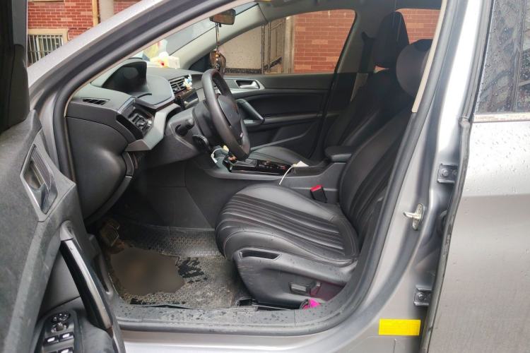 Used Peugeot 408 2022 1.6T Light-Chasing Edition Left Front Seat