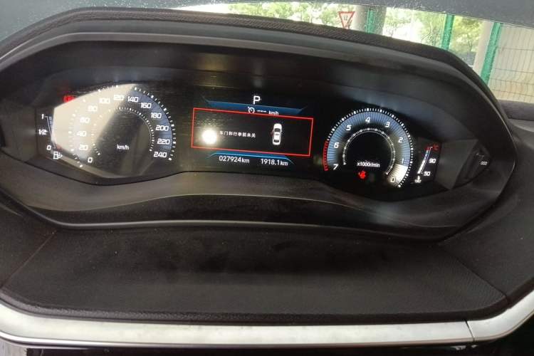 Used Peugeot 408 2022 1.6T Light-Chasing Edition Odometer Close Up