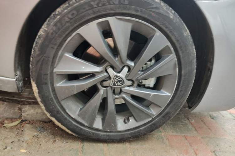 Used Peugeot 408 2022 1.6T Ambition Edition Right Front Wheel Hub