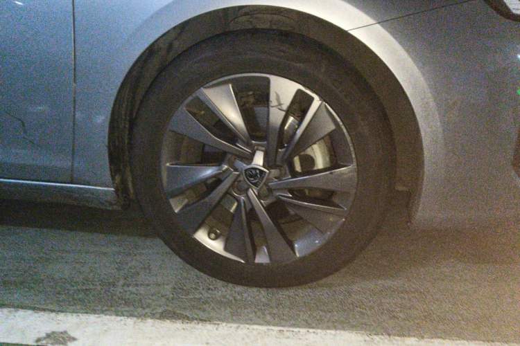 Used Peugeot 408 2022 1.6T Ambition Edition Right Front Wheel Hub