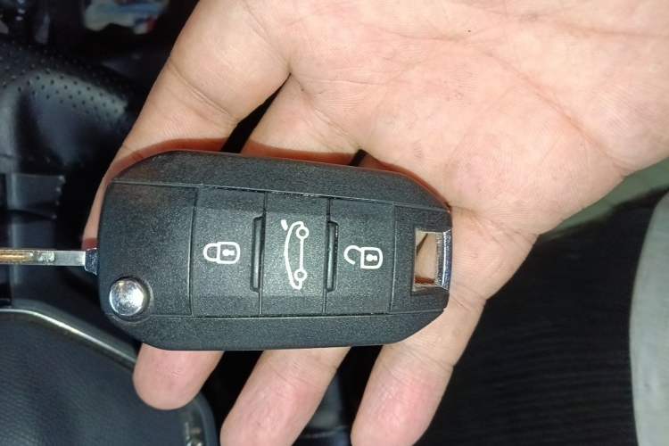 Used Peugeot 408 2022 1.6T Light-Chasing Edition Vehicle Key