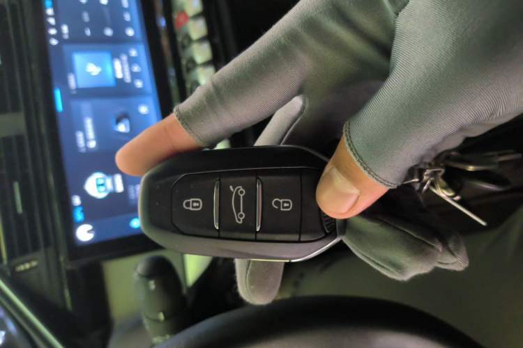 Used Peugeot 408 2022 1.6T Light-Chasing Edition Vehicle Key