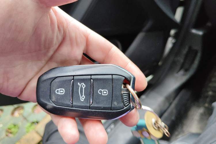 Used Peugeot 408 2022 1.6T Light-Chasing Edition Vehicle Key