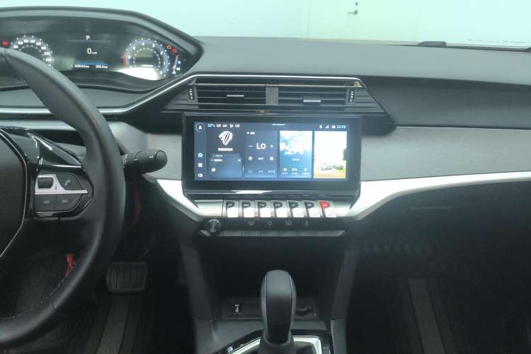 Used Peugeot 408 2022 1.6T Light-Chasing Edition Audio And AC Panel