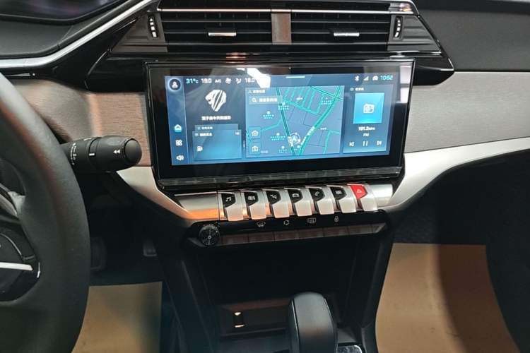 Used Peugeot 408 2022 1.6T Light-Chasing Edition Audio And AC Panel