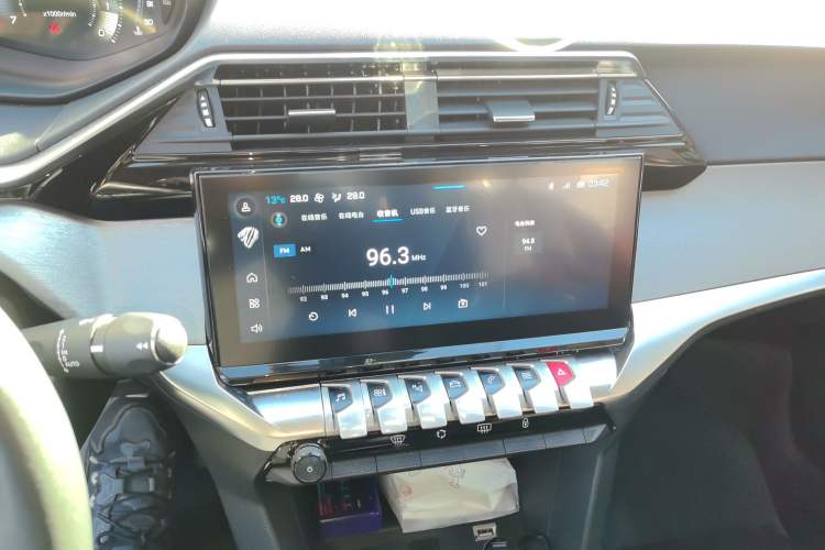 Used Peugeot 408 2022 1.6T Dream Edition Audio And AC Panel