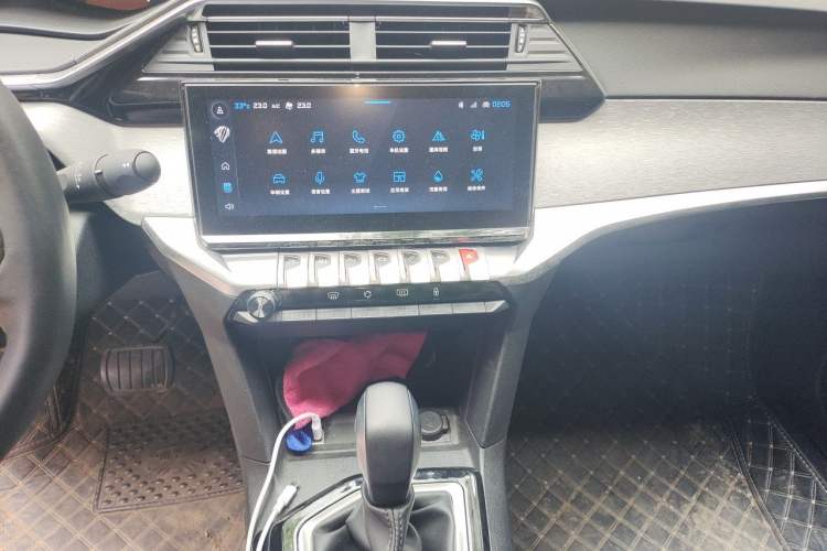 Used Peugeot 408 2022 1.6T Light-Chasing Edition Audio And AC Panel
