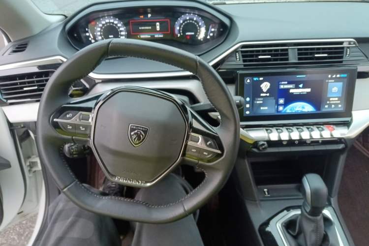 Used Peugeot 408 2022 1.6T Light-Chasing Edition Center Console
