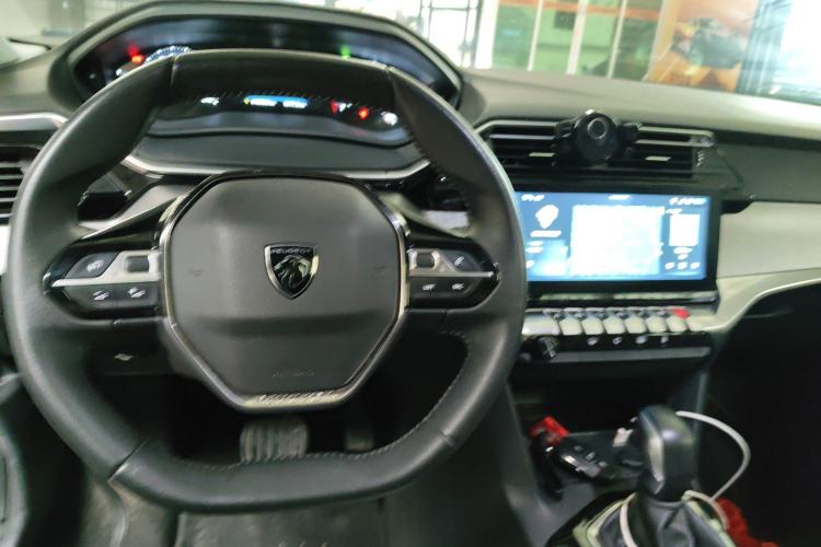 Used Peugeot 408 2022 1.6T Dream Edition Center Console