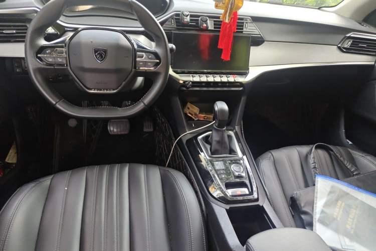 Used Peugeot 408 2022 1.6T Light-Chasing Edition Center Console