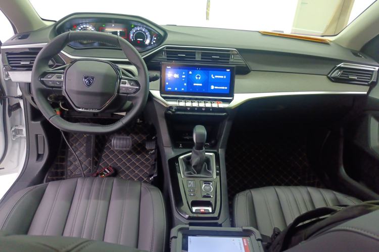 Used Peugeot 408 2022 1.6T Ambition Edition Center Console