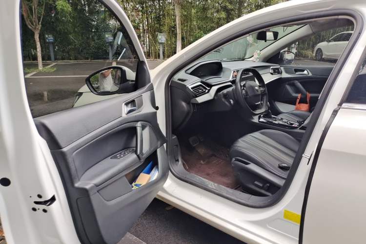 Used Peugeot 408 2022 1.6T Light-Chasing Edition Driver Seat