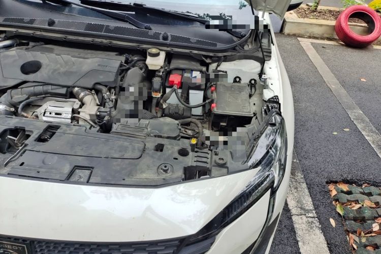 Used Peugeot 408 2022 1.6T Light-Chasing Edition Engine Bay Left