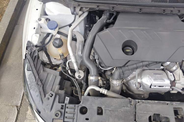 Used Peugeot 408 2022 1.6T Light-Chasing Edition Engine Bay Right