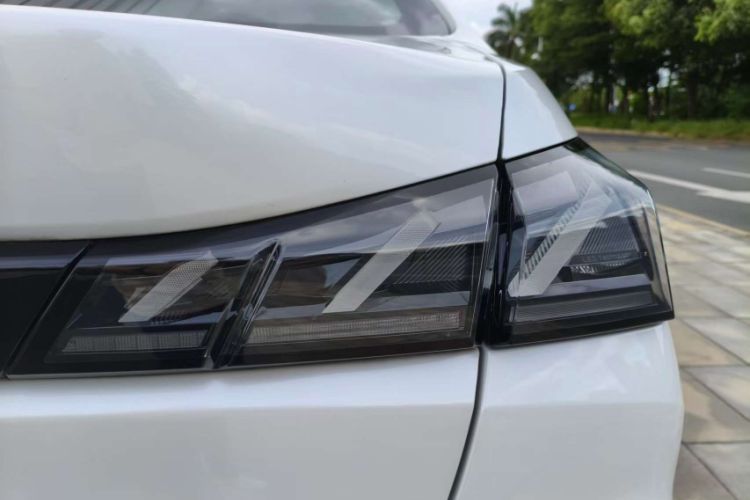 Used Peugeot 408 2022 1.6T Light-Chasing Edition Exterior 5