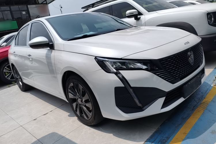 Used Peugeot 408 2022 1.6T Ambition Edition Front Right 45 Deg