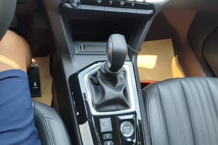 Used Peugeot 408 2022 1.6T Ambition Edition Gear Lever
