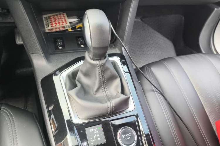 Used Peugeot 408 2022 1.6T Dream Edition Gear Lever