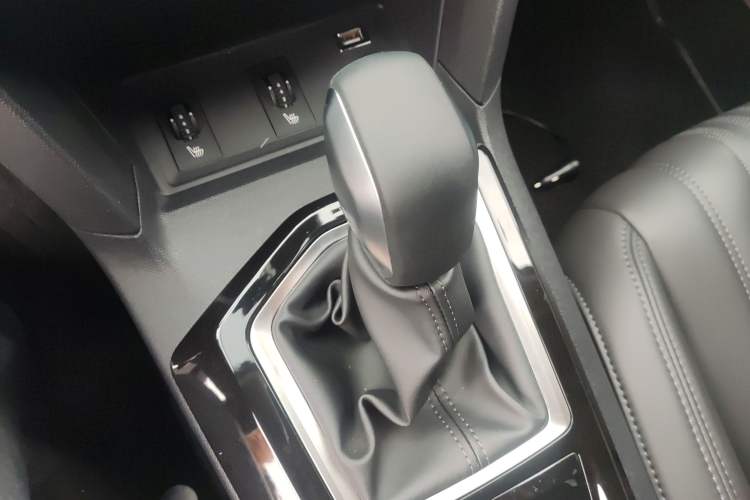 Used Peugeot 408 2022 1.6T Dream Edition Gear Lever