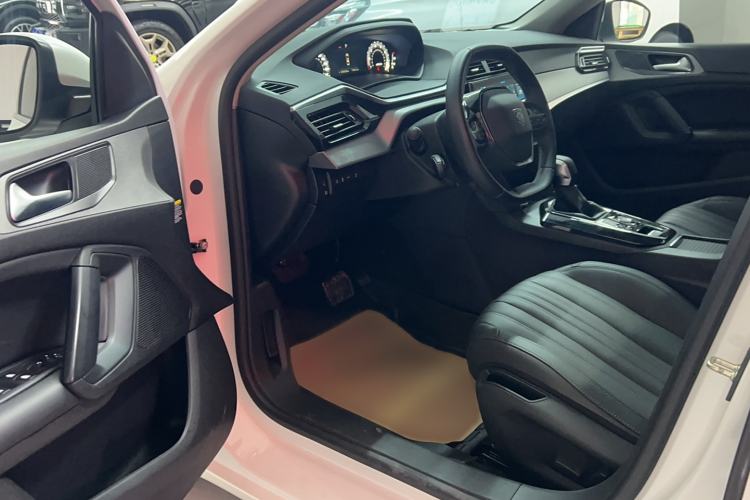 Used Peugeot 408 2022 1.6T Light-Chasing Edition Interior 1