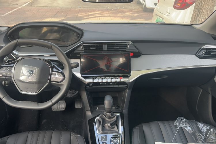 Used Peugeot 408 2022 1.6T Light-Chasing Edition Interior 3