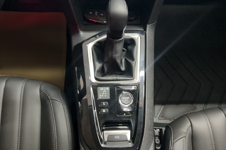 Used Peugeot 408 2022 1.6T Light-Chasing Edition Interior 4