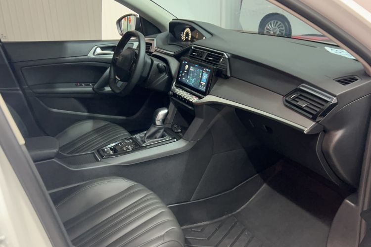 Used Peugeot 408 2022 1.6T Light-Chasing Edition Interior 6