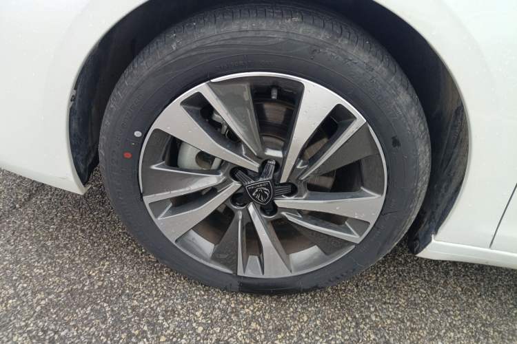Used Peugeot 408 2022 1.6T Light-Chasing Edition Left Front Wheel Hub