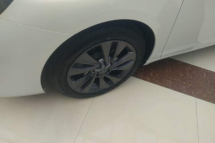 Used Peugeot 408 2022 1.6T Ambition Edition Left Front Wheel Hub