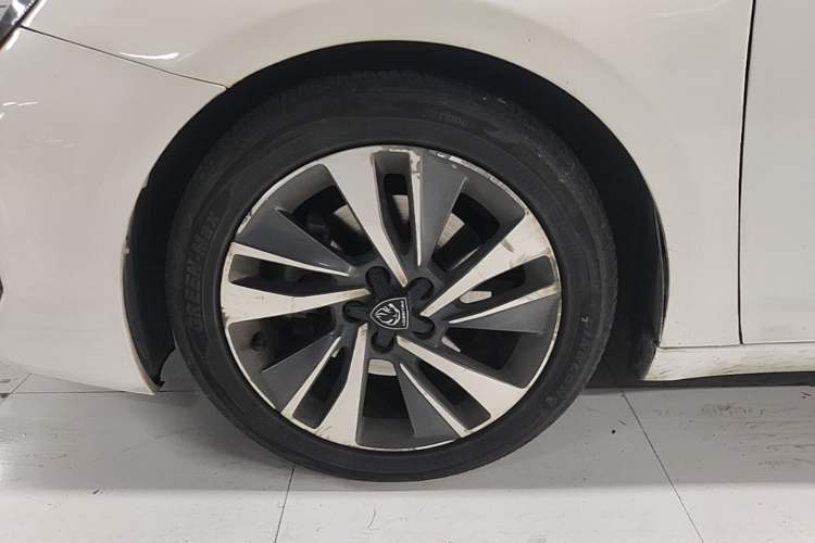 Used Peugeot 408 2022 1.6T Light-Chasing Edition Left Front Wheel Hub