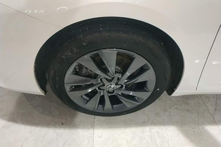 Used Peugeot 408 2022 1.6T Ambition Edition Left Front Wheel Hub