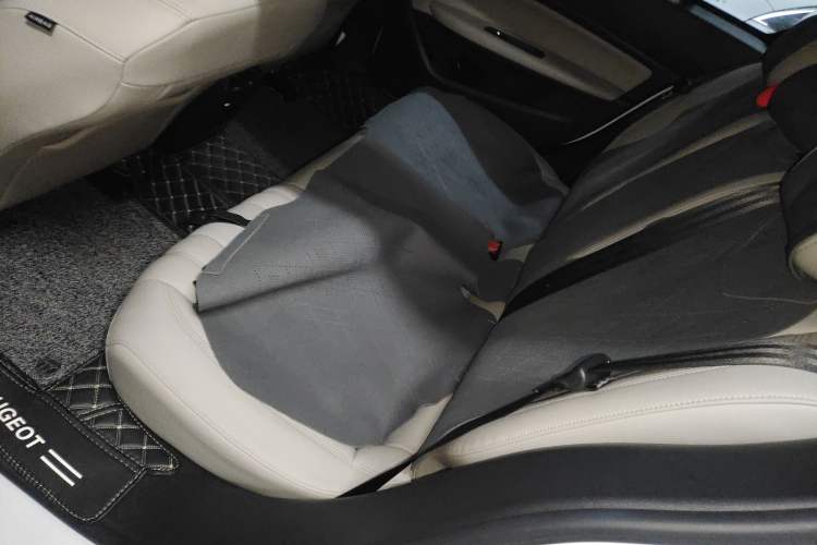 Used Peugeot 408 2022 1.6T Dream Edition Left Rear Seat