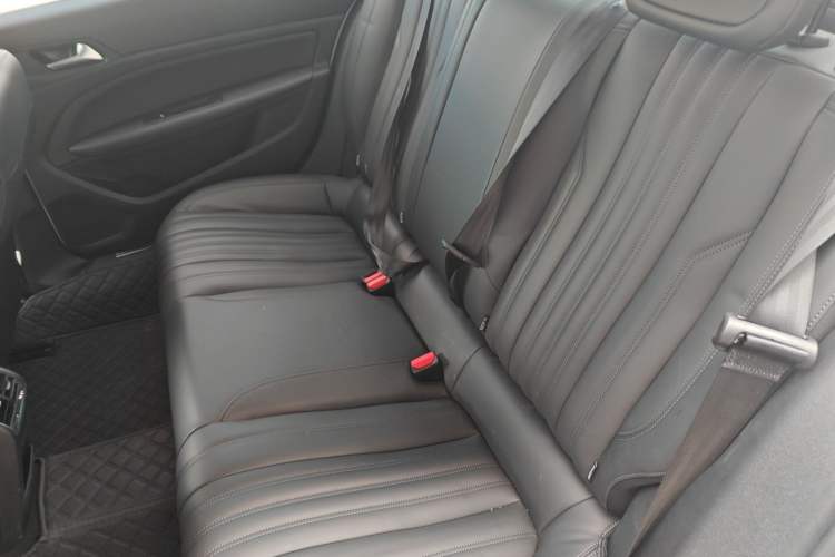 Used Peugeot 408 2022 1.6T Light-Chasing Edition Left Rear Seat