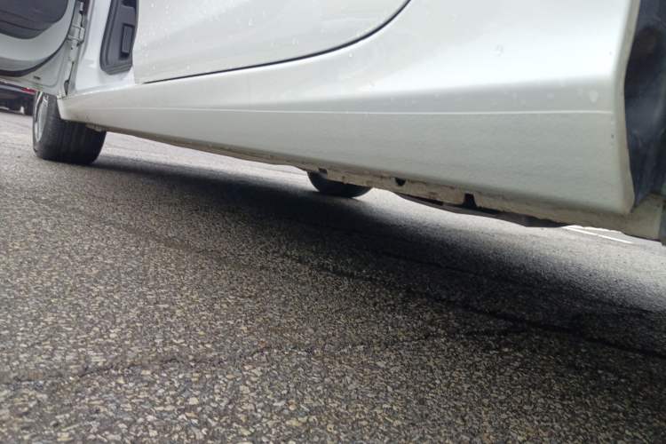 Used Peugeot 408 2022 1.6T Light-Chasing Edition Left Side Sill