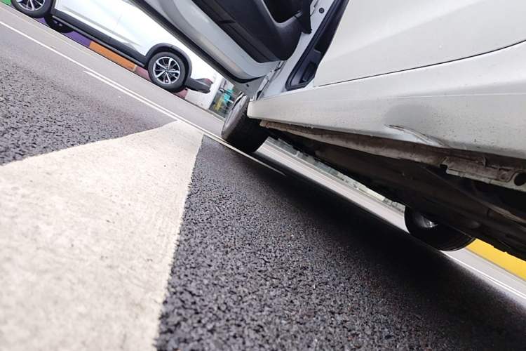 Used Peugeot 408 2022 1.6T Light-Chasing Edition Left Side Sill