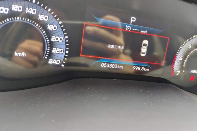 Used Peugeot 408 2022 1.6T Light-Chasing Edition Odometer Close Up