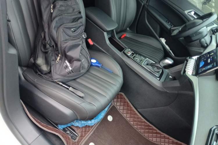 Used Peugeot 408 2022 1.6T Light-Chasing Edition Right Front Seat
