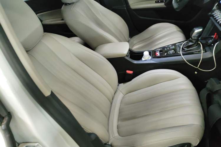 Used Peugeot 408 2022 1.6T Dream Edition Right Front Seat