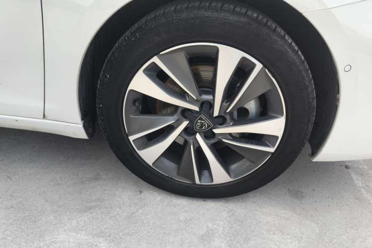 Used Peugeot 408 2022 1.6T Dream Edition Right Front Wheel Hub