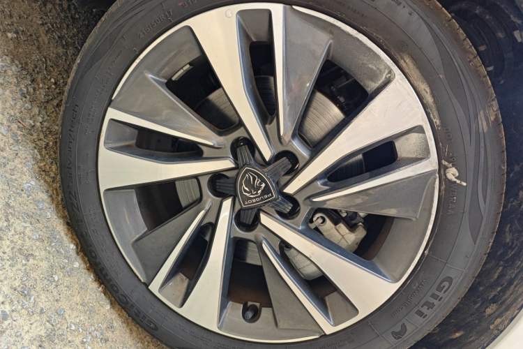 Used Peugeot 408 2022 1.6T Light-Chasing Edition Right Front Wheel Hub
