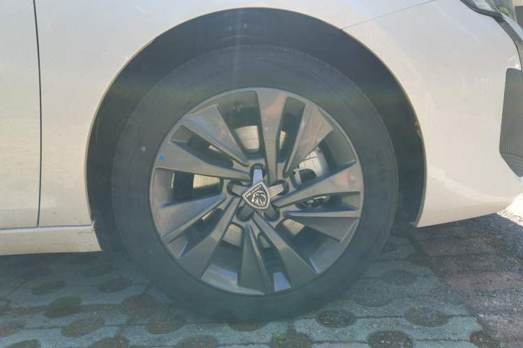 Used Peugeot 408 2022 1.6T Ambition Edition Right Front Wheel Hub