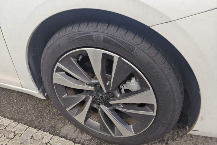 Used Peugeot 408 2022 1.6T Light-Chasing Edition Right Front Wheel Hub