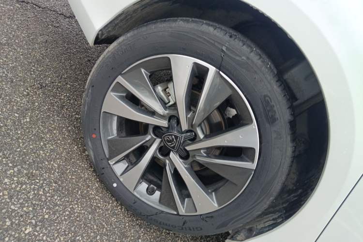 Used Peugeot 408 2022 1.6T Light-Chasing Edition Right Rear Wheel Hub