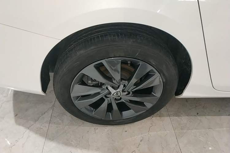 Used Peugeot 408 2022 1.6T Ambition Edition Right Rear Wheel Hub