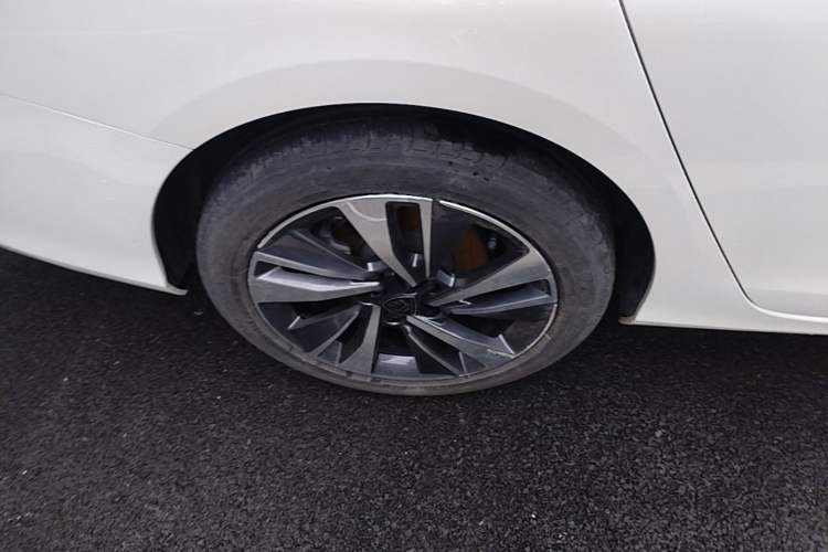 Used Peugeot 408 2022 1.6T Light-Chasing Edition Right Rear Wheel Hub