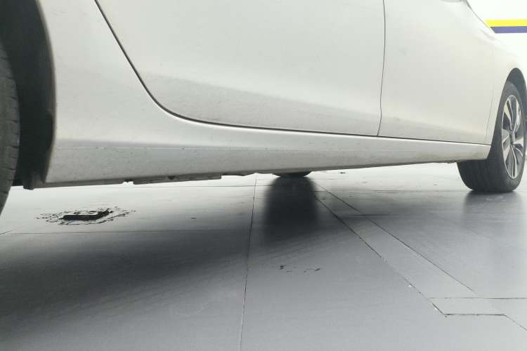 Used Peugeot 408 2022 1.6T Light-Chasing Edition Right Side Sill