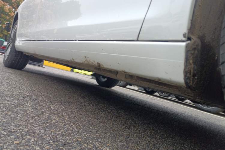 Used Peugeot 408 2022 1.6T Light-Chasing Edition Right Side Sill