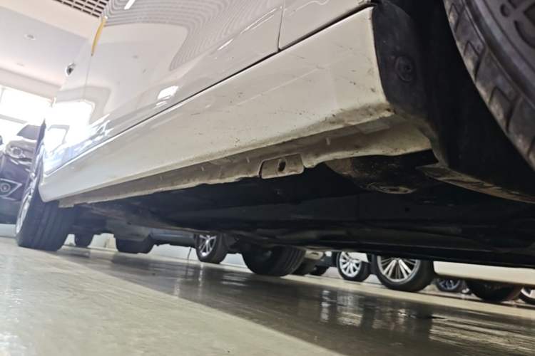 Used Peugeot 408 2022 1.6T Light-Chasing Edition Right Side Sill