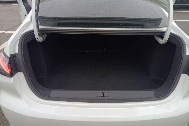 Used Peugeot 408 2022 1.6T Light-Chasing Edition Trunk